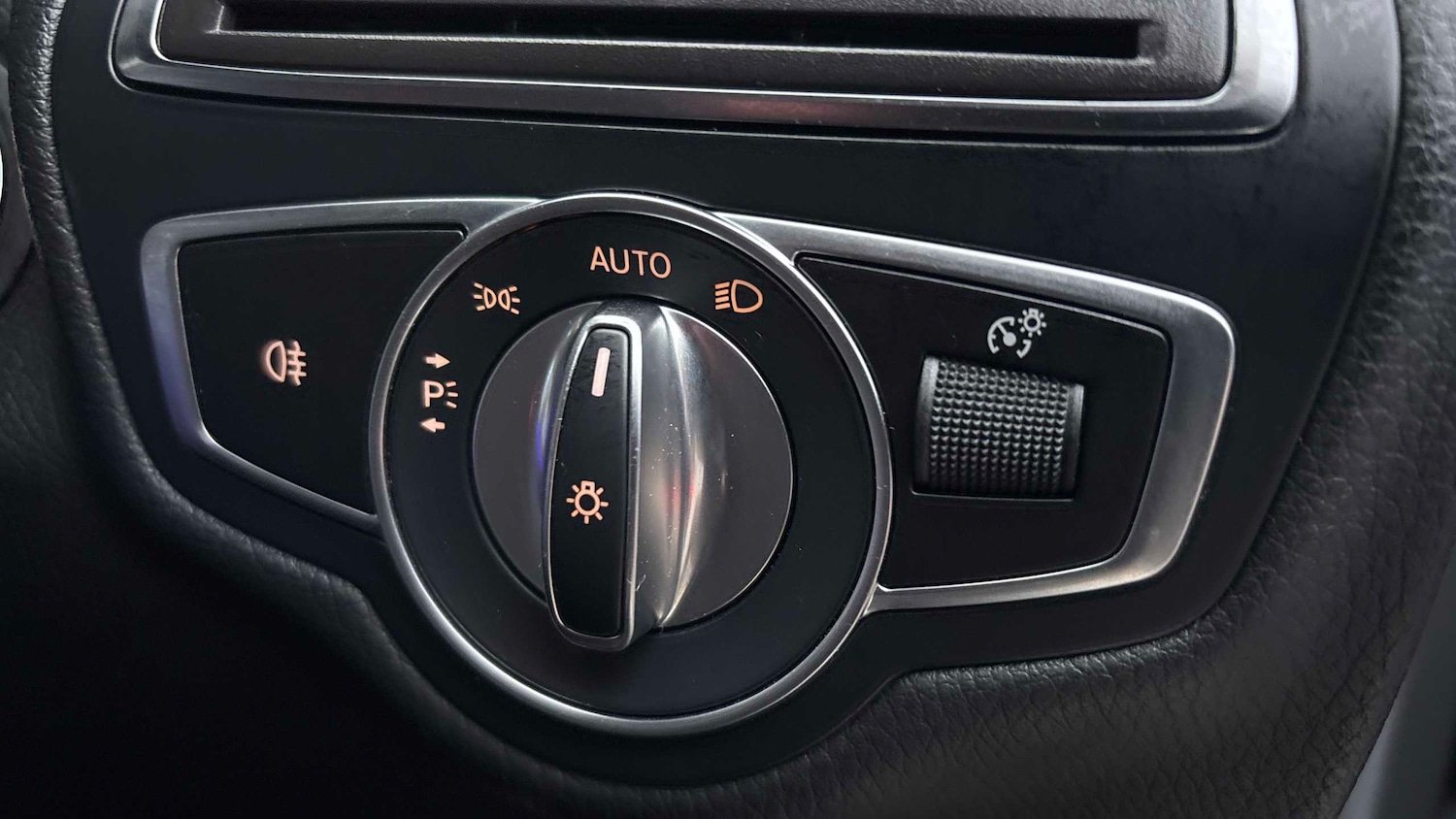 Used Mercedes-Benz C Class 2018 for sale - 76692006: Photo 18