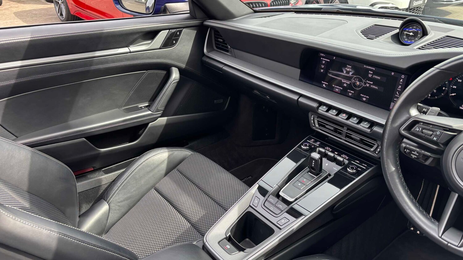 Used Porsche 911 2019 for sale - 78208932: Photo 19