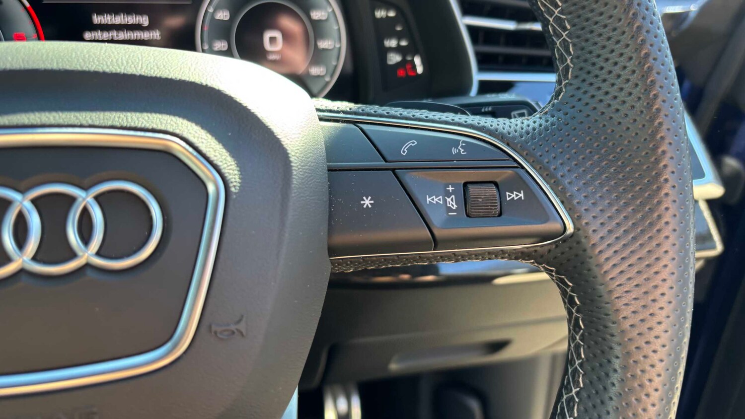 Used Audi Q8 2023 for sale - 77960909: Photo 32