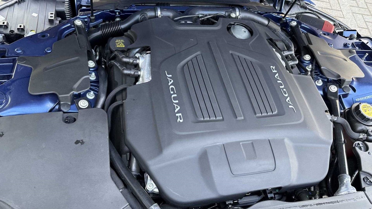 2020 Jaguar F-Type 5.0 P450 Supercharged V8 R-Dynamic 2dr Auto AWD Coupe Petrol - Picture 14 of 24
