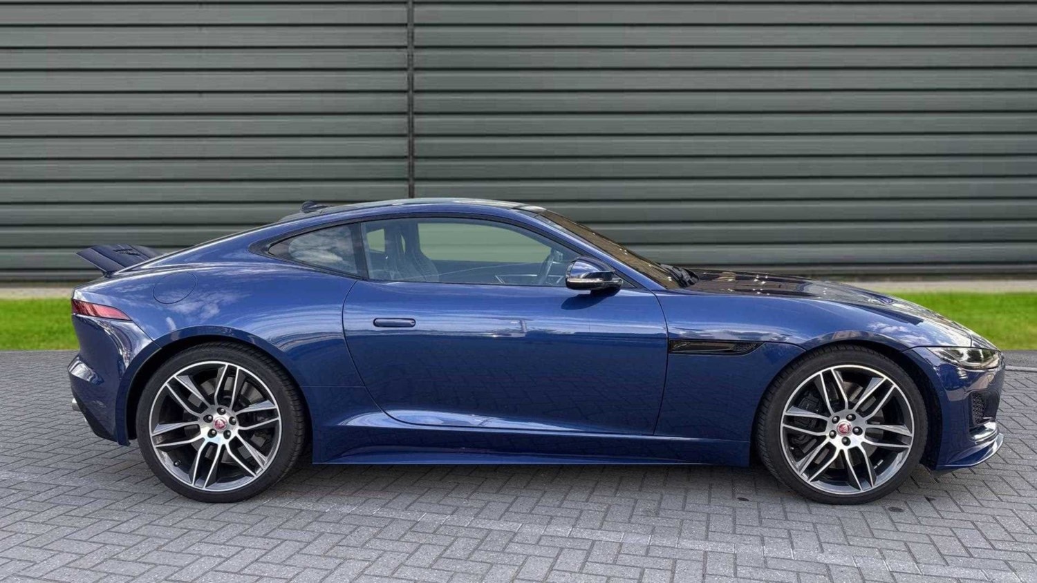 2020 Jaguar F-Type 5.0 P450 Supercharged V8 R-Dynamic 2dr Auto AWD Coupe Petrol - Picture 4 of 24