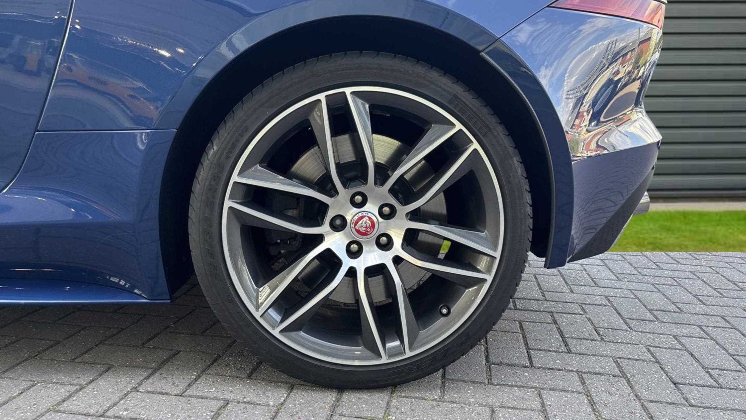 2020 Jaguar F-Type 5.0 P450 Supercharged V8 R-Dynamic 2dr Auto AWD Coupe Petrol - Picture 5 of 24