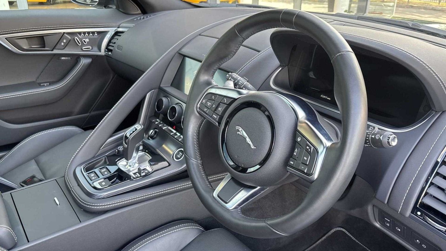 2020 Jaguar F-Type 5.0 P450 Supercharged V8 R-Dynamic 2dr Auto AWD Coupe Petrol - Picture 6 of 24