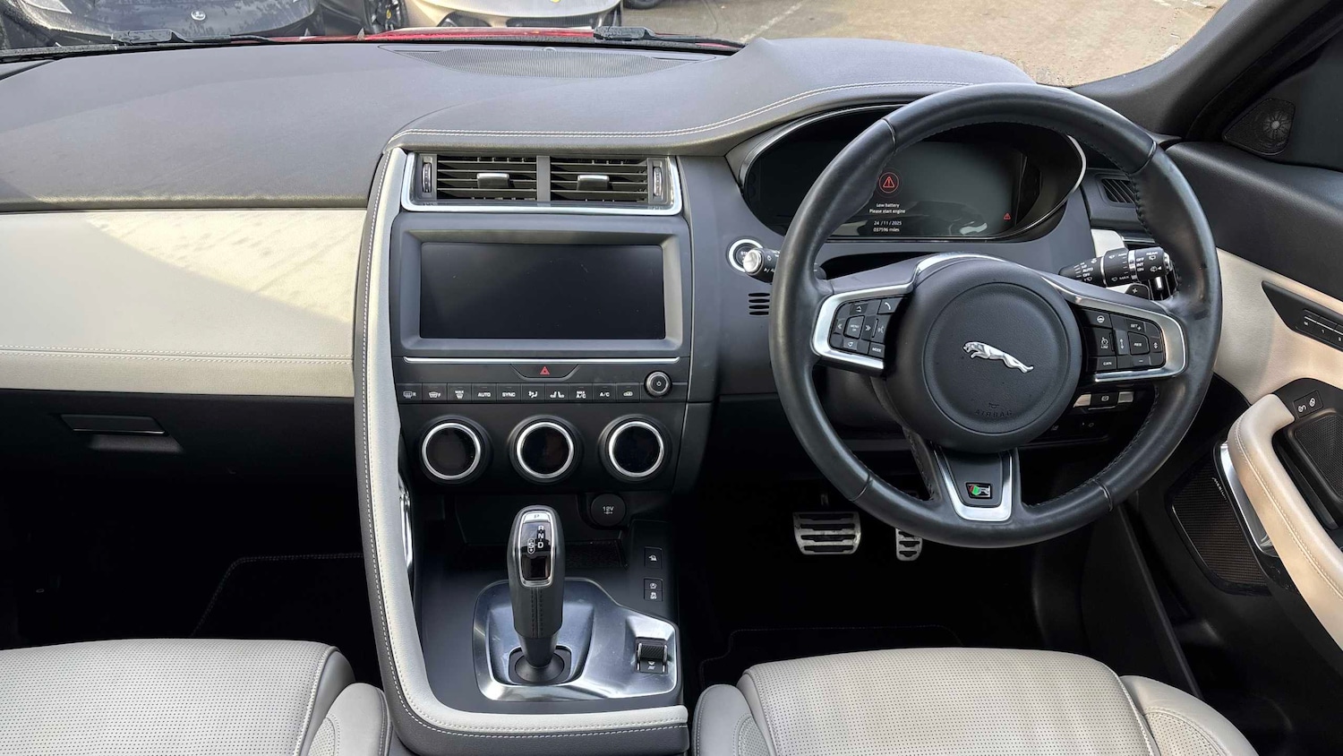 Used Jaguar E-Pace 2019 for sale - 76692058: Photo 17