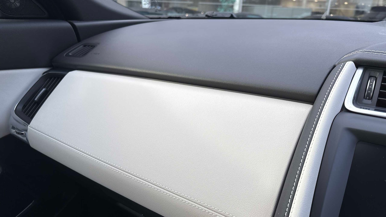 Used Jaguar E-Pace 2019 for sale - 76692058: Photo 24