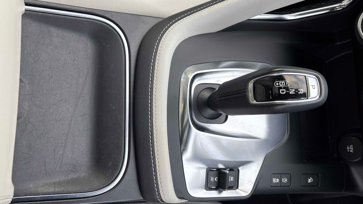 Used Jaguar E-Pace 2019 for sale - 76692058: Photo 25