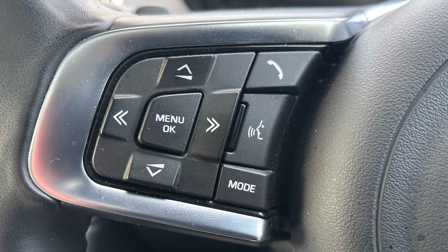 Used Jaguar E-Pace 2019 for sale - 76692058: Photo 26