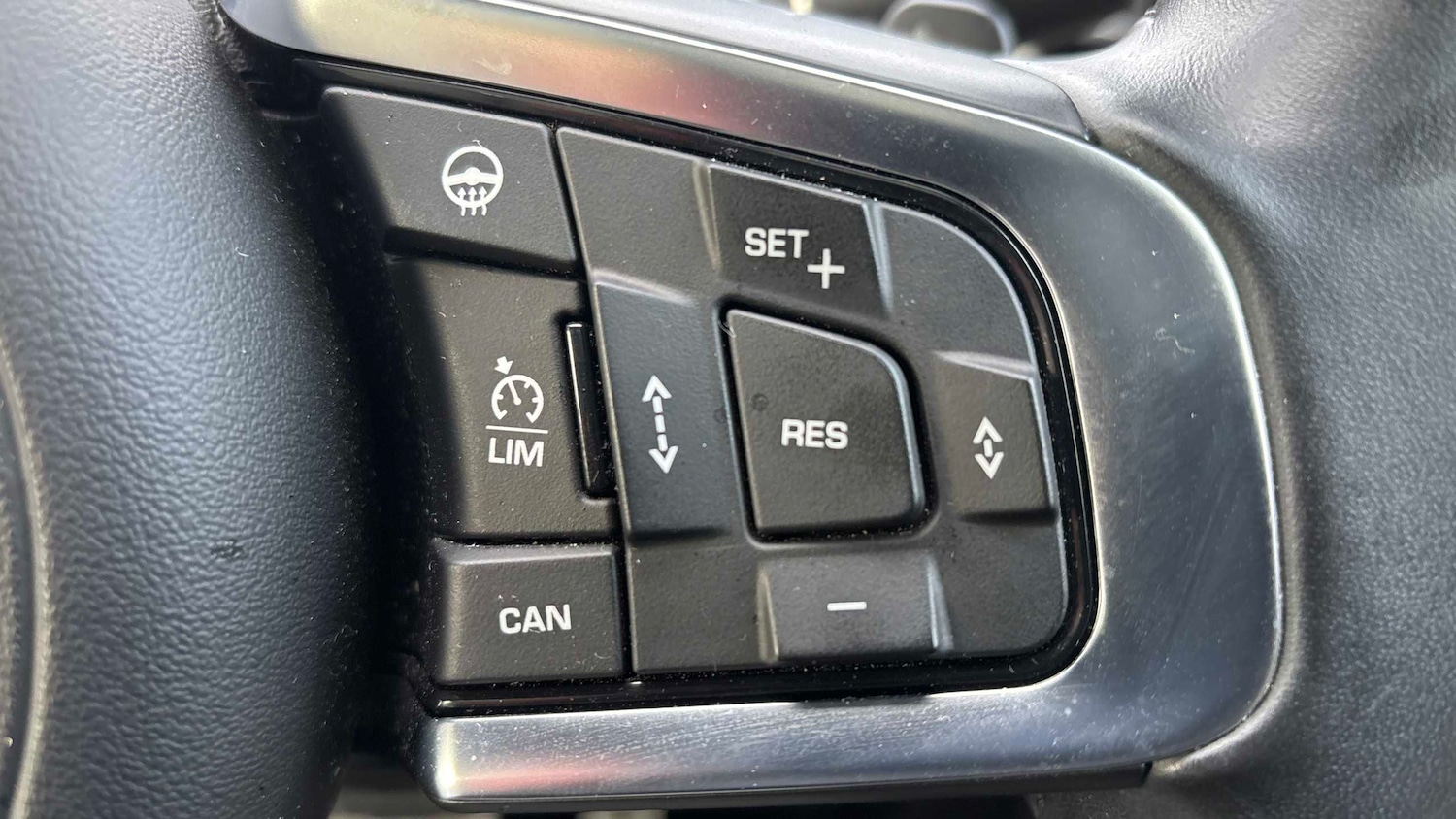 Used Jaguar E-Pace 2019 for sale - 76692058: Photo 27