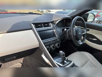 Used Jaguar E-Pace 2019 for sale - 76692058: Photo