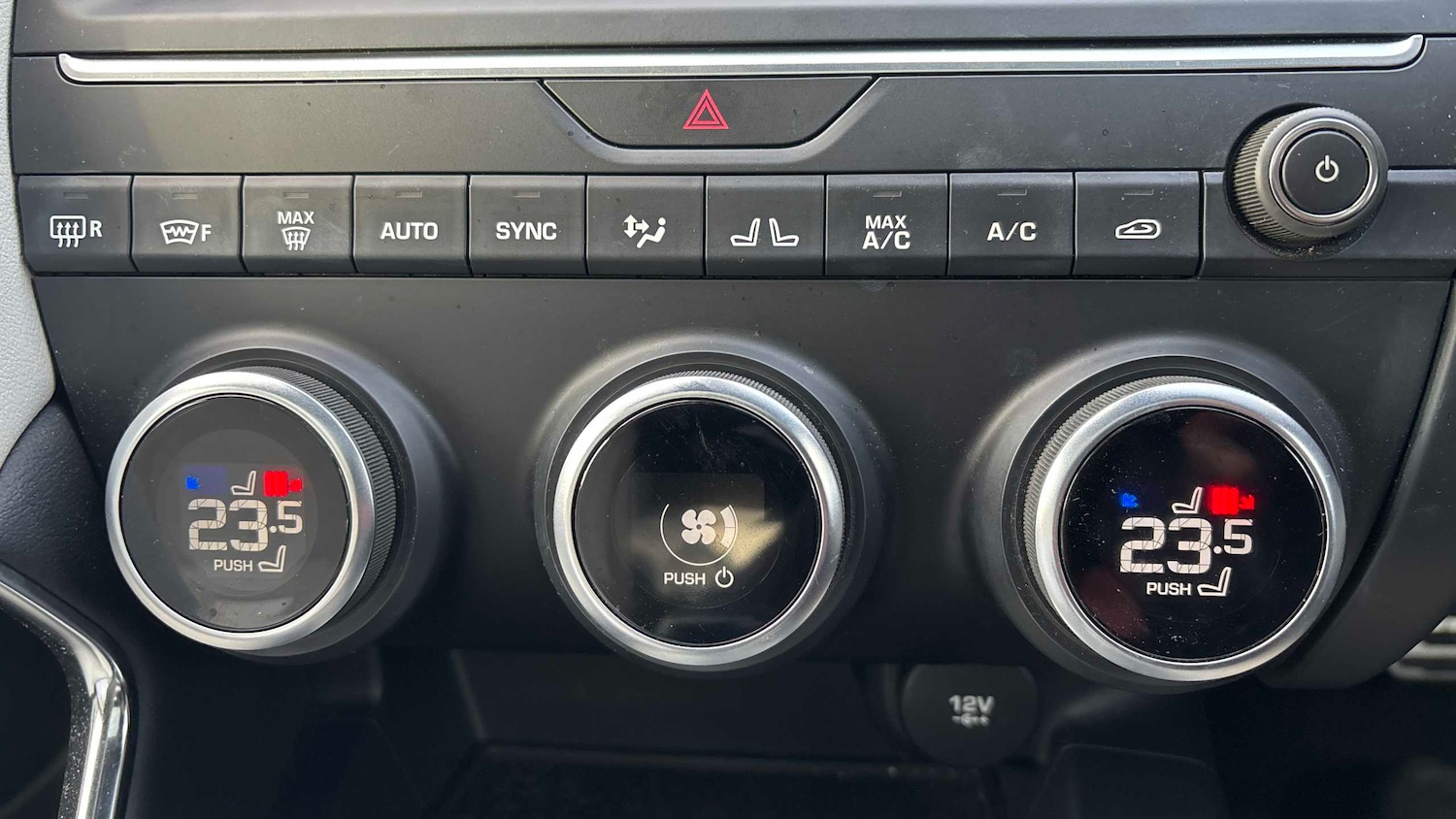 Used Jaguar E-Pace 2019 for sale - 76692058: Photo 32