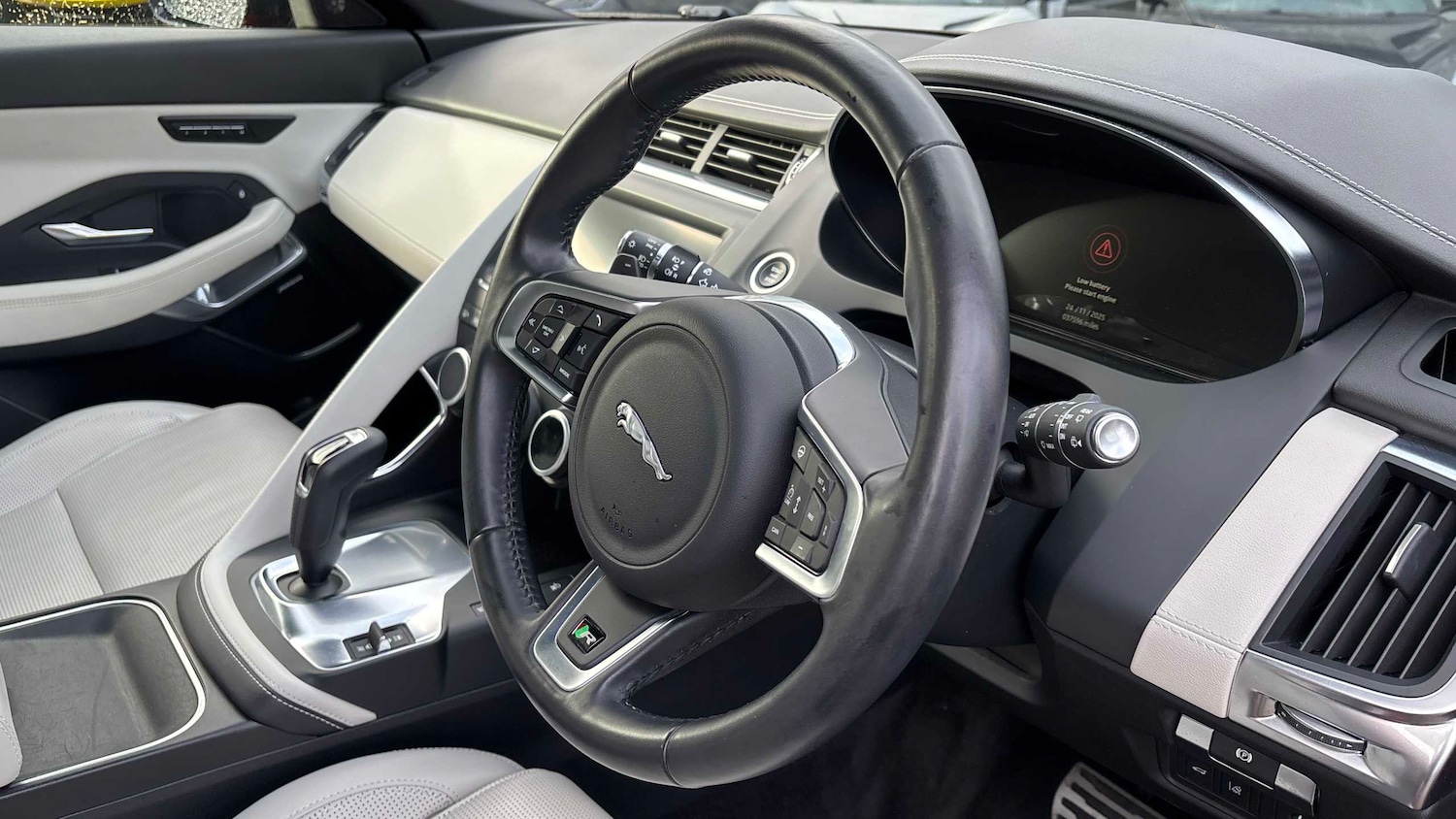 Used Jaguar E-Pace 2019 for sale - 76692058: Photo 6