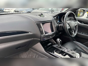 Used Maserati Levante 2016 for sale - 76553176: Photo
