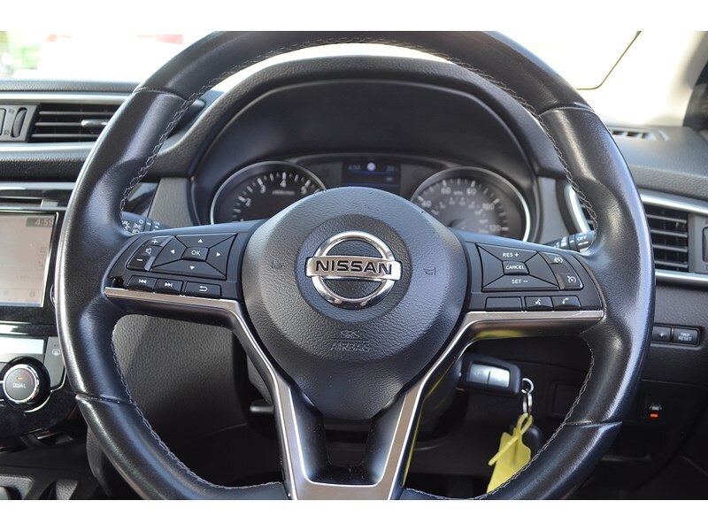 2020 Nissan Qashqai DIG-T Acenta Premium SUV Petrol Automatic - Picture 17 of 24