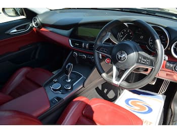 Used Alfa Romeo Giulia 2017 for sale - 79639769: Photo