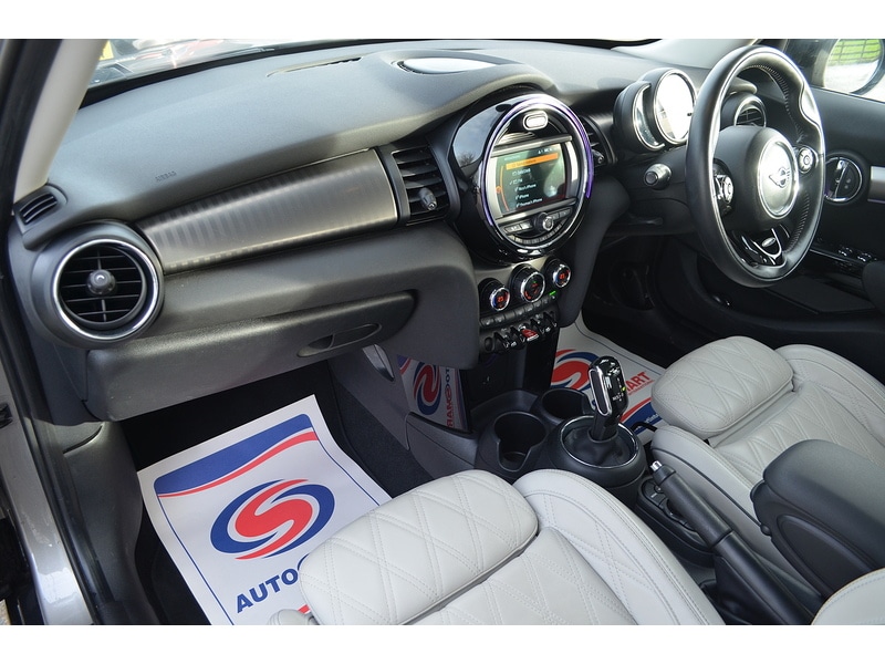 Used MINI Hatch 2019 for sale - 76792960: Photo 19