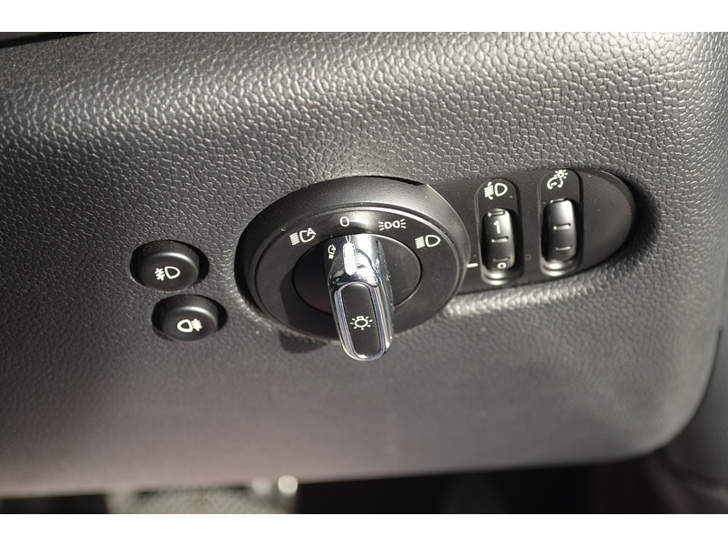 Used MINI Hatch 2019 for sale - 76792960: Photo 32