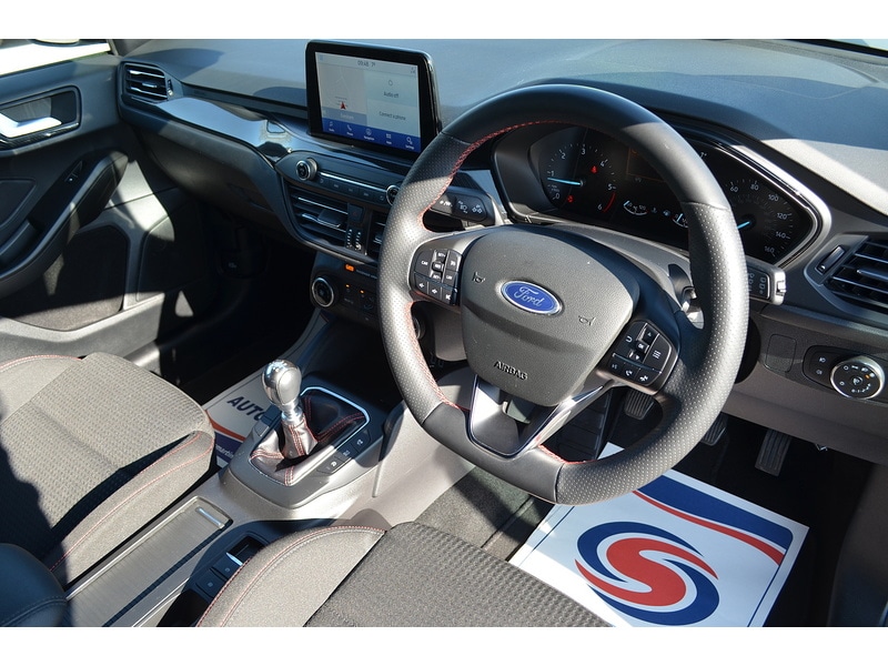 Used Ford Focus 2022 for sale - 78016660: Photo 2