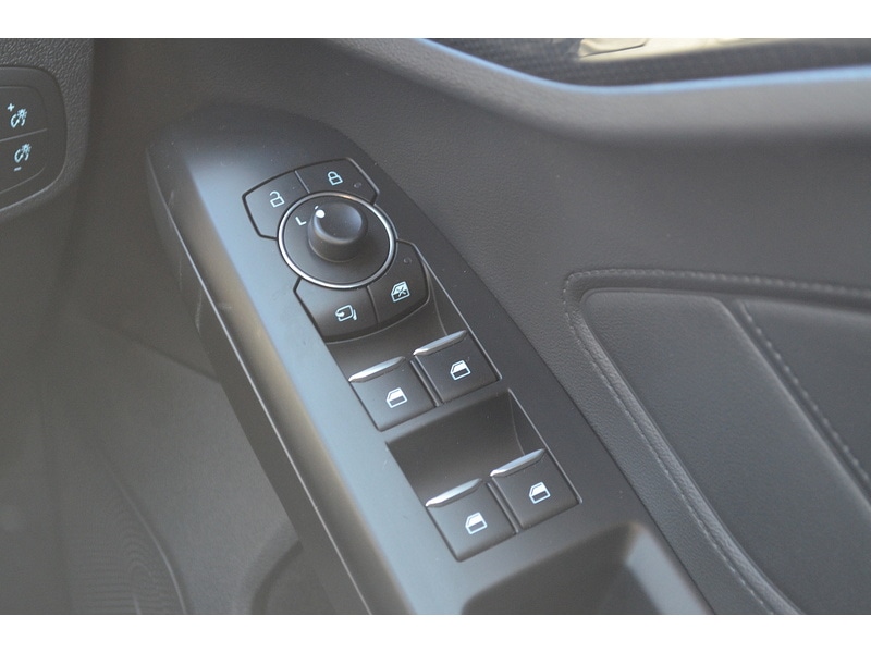 Used Ford Focus 2022 for sale - 78016660: Photo 40