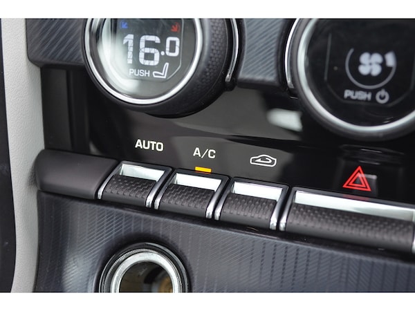 Used Jaguar F-Type 2018 for sale - 76256861: Photo 31