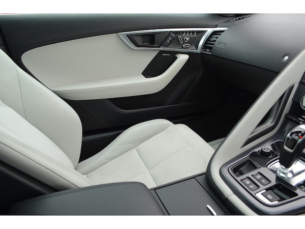 Used Jaguar F-Type 2018 for sale - 76256861: Photo 36