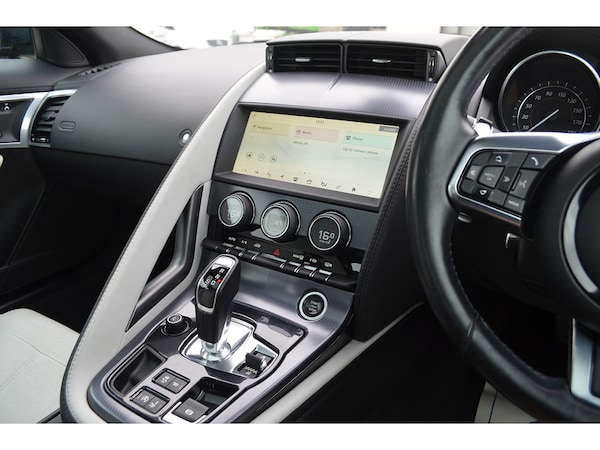 Used Jaguar F-Type 2018 for sale - 76256861: Photo 40