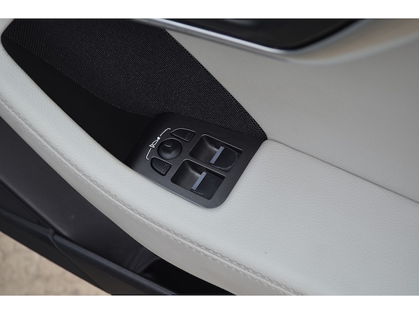 Used Jaguar F-Type 2018 for sale - 76256861: Photo 44