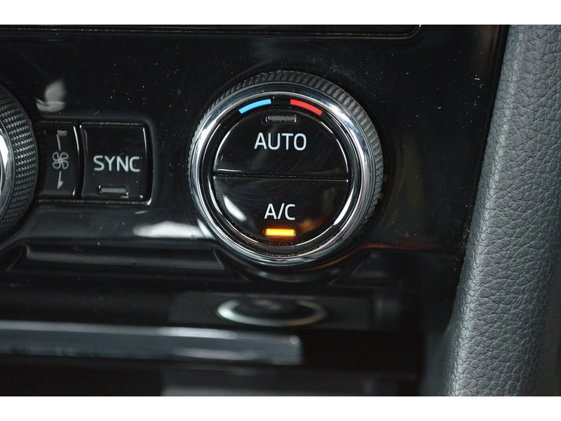 Used Skoda Superb 2019 for sale - 76114932: Photo 29