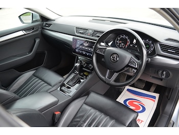 Used Skoda Superb 2019 for sale - 76114932: Photo 2
