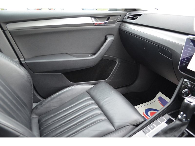 Used Skoda Superb 2019 for sale - 76114932: Photo 35