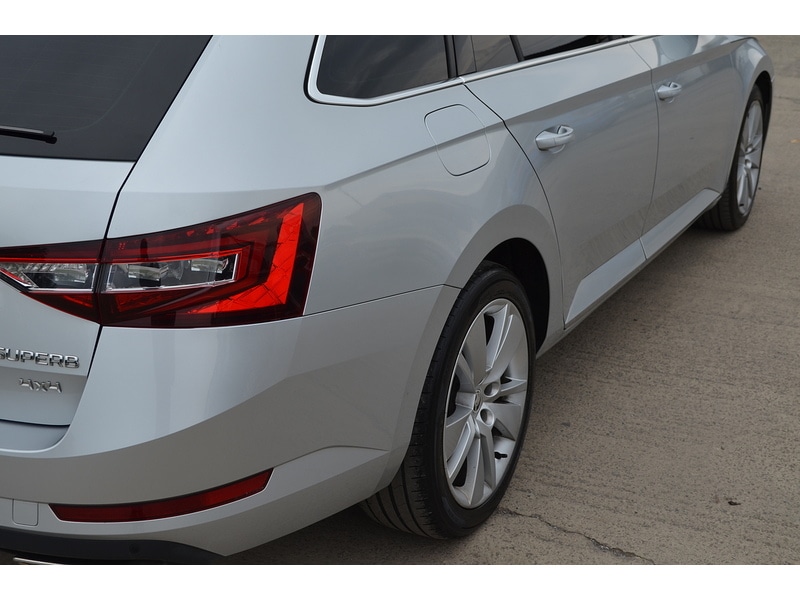 Used Skoda Superb 2019 for sale - 76114932: Photo 52