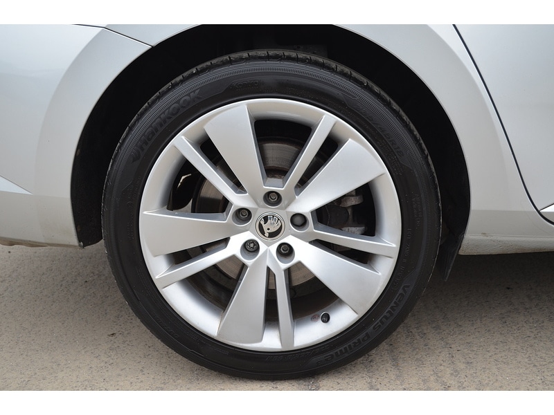 Used Skoda Superb 2019 for sale - 76114932: Photo 56