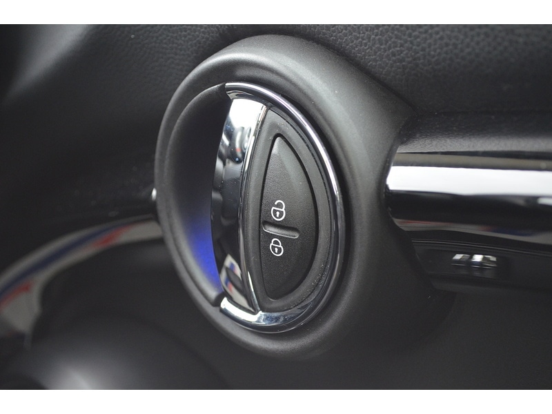 Used MINI Hatch 2018 for sale - 76417970: Photo 32