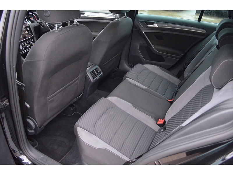 Used Volkswagen Golf 2017 for sale - 77821855: Photo 15