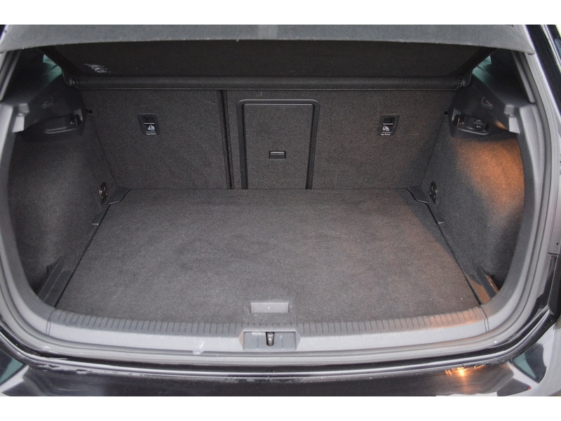 Used Volkswagen Golf 2017 for sale - 77821855: Photo 17