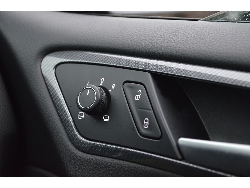 Used Volkswagen Golf 2017 for sale - 77821855: Photo 30