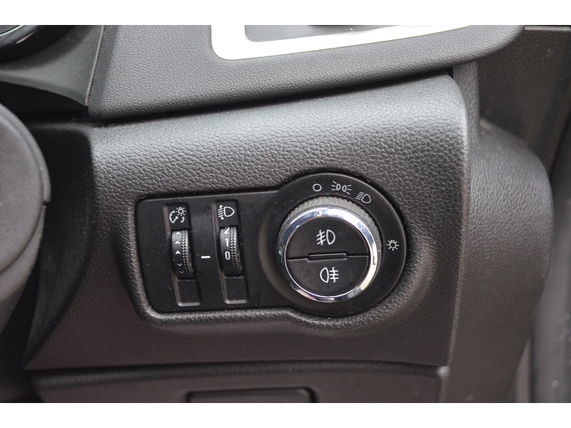 Used Vauxhall Astra 2013 for sale - 77328745: Photo 30