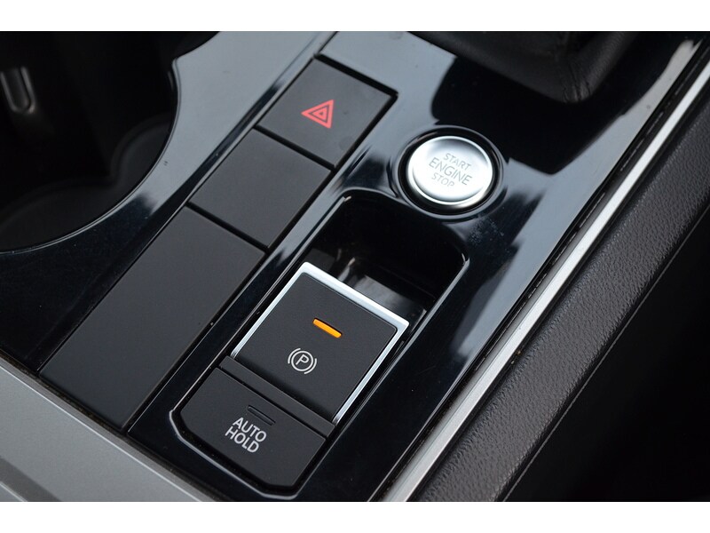 Used Volkswagen Touareg 2019 for sale - 77222934: Photo 33