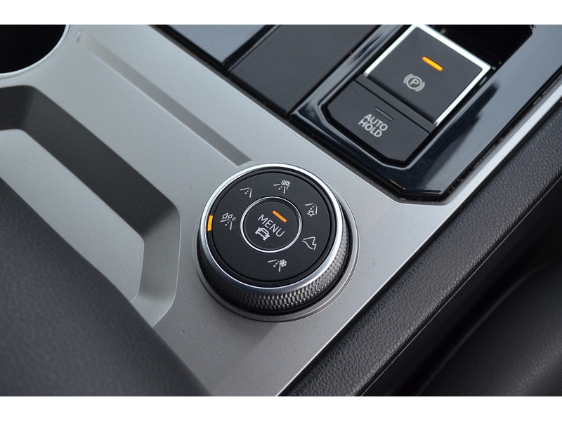 Used Volkswagen Touareg 2019 for sale - 77222934: Photo 40