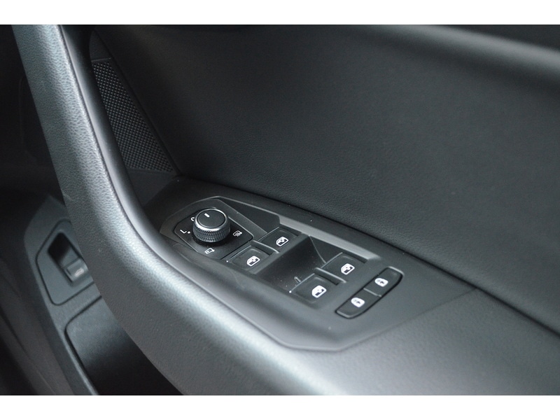 Used Volkswagen Touareg 2019 for sale - 77222934: Photo 45