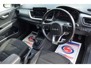 Used Kia Stonic 2021 for sale - 74879902: Photo