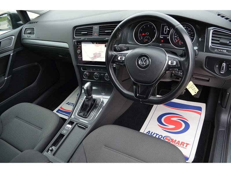 Used Volkswagen Golf 2017 for sale - 76320222: Photo 2