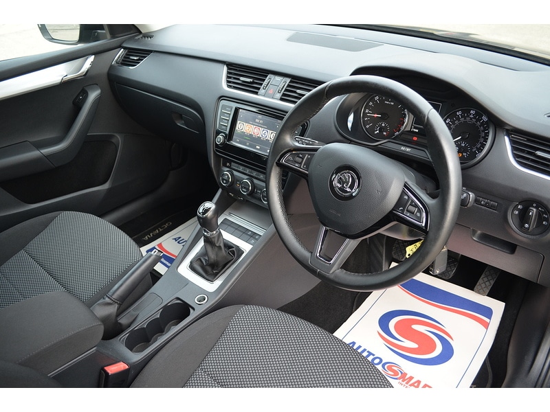 Used Skoda Octavia 2015 for sale - 76492162: Photo 2