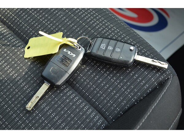 Used Kia Stonic 2021 for sale - 75182195: Photo 31