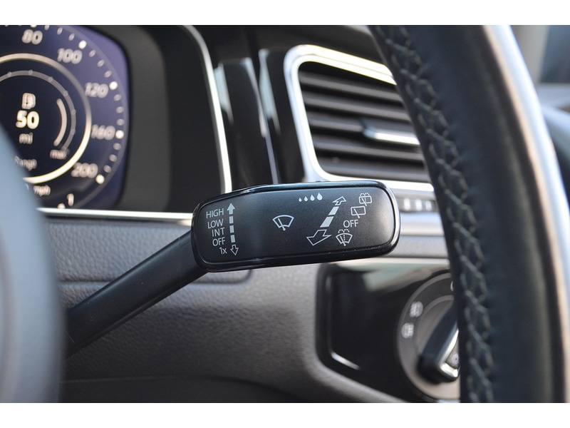 Used Volkswagen Golf 2018 for sale - 76778054: Photo 32