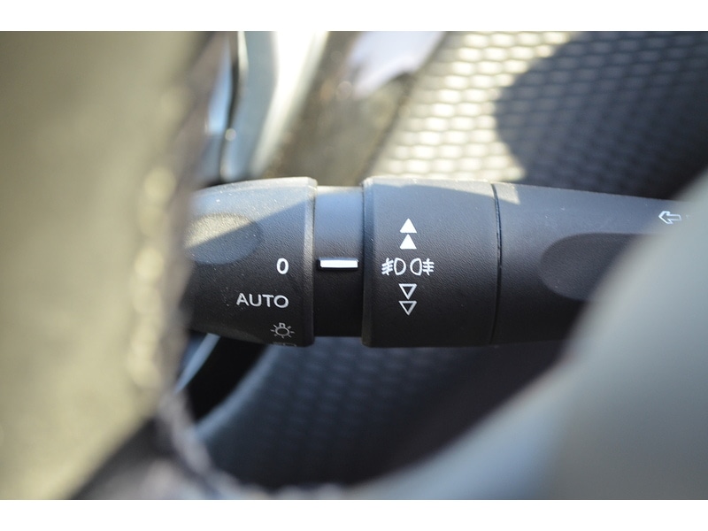 Used Peugeot 2008 2016 for sale - 76341111: Photo 25