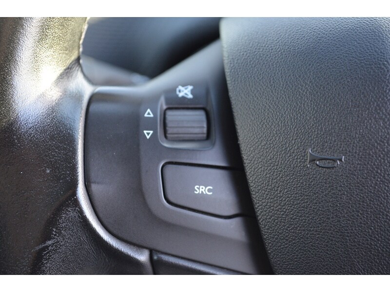 Used Peugeot 2008 2016 for sale - 76341111: Photo 27