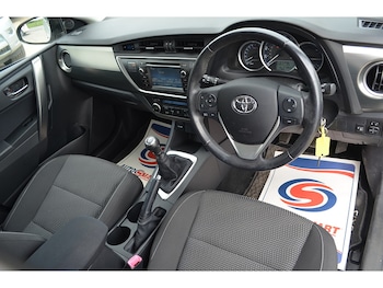 Used Toyota Auris 2015 for sale - 78710552: Photo