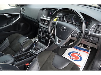 Used Volvo V40 2018 for sale - 79197846: Photo