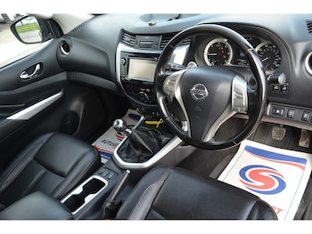 Used Nissan Navara 2018 for sale - 77477891: Photo