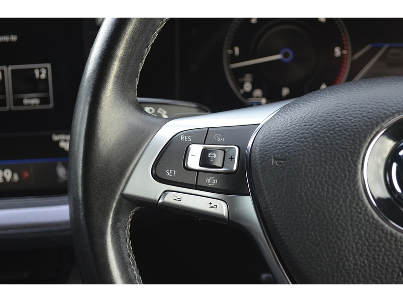 Used Volkswagen Touareg 2018 for sale - 76958531: Photo 22